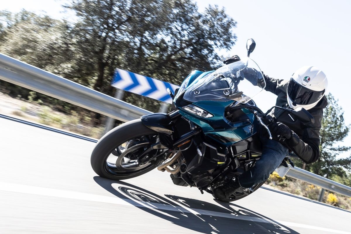 La prova della Triumph Tiger Sport 660 e della giacca Acerbis Ramsey Vented Long- -DueruoteTG #265